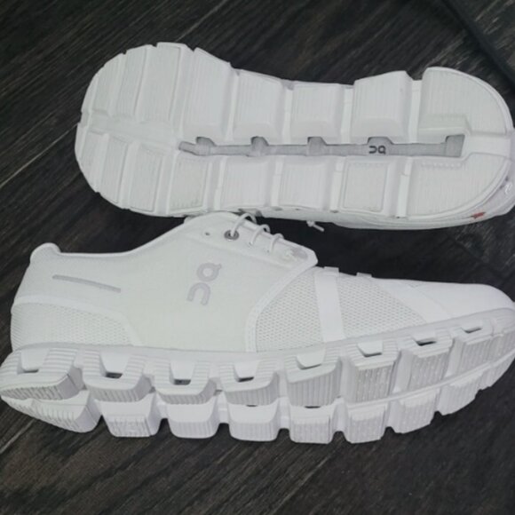 On Running sneakers - Picture 4 of 5